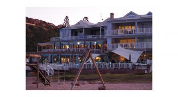 Point Beach House: Beach front accommodation Mossel Bay Garden Route